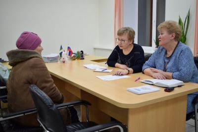 Жители Верхней Максаковки задали свои вопросы депутату Совета Сыктывкара Ольге Есевой