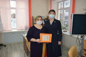 Депутаты Совета Сыктывкара подарили городским школьникам подписку на «Радугу»