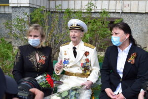 Анна Дю поздравила с Днём Победы участников Великой Отечественной войны
