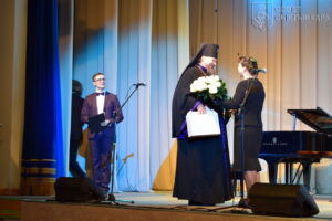 Анна Дю поздравила архиепископа Сыктывкарского и Коми-Зырянского Питирима с Днем хиротонии