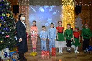 Депутаты Совета Сыктывкара поздравили маленьких воспитанников детского дома в Краснозатонском с наступающими новогодними праздниками