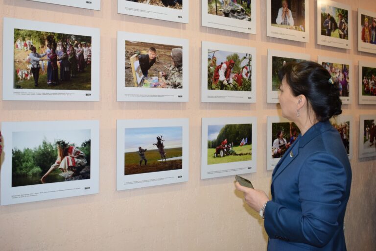 В Сыктывкаре состоялось открытие Всероссийской фотовыставки «Сила традиций: народы Российской Федерации»