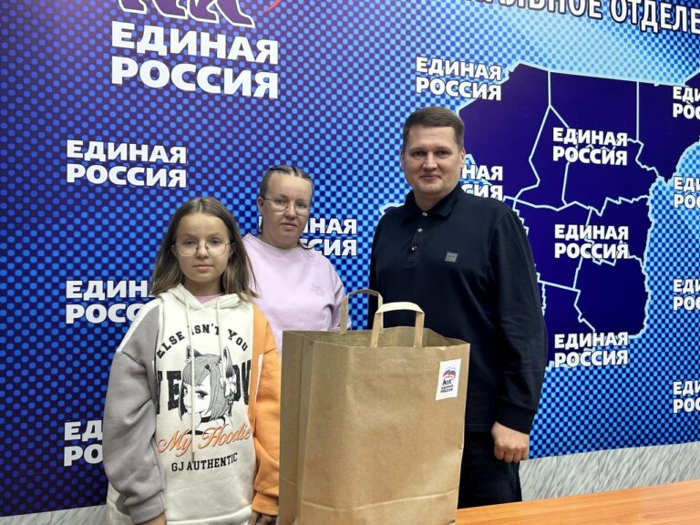 Депутаты Совета Сыктывкара помогли школьникам подготовиться к новому учебному году
