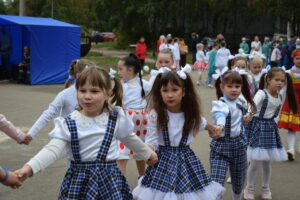 Жители Краснозатонского отпраздновали день рождения поселка