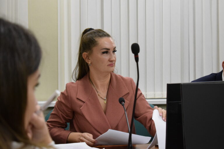 Депутатов Совета города ознакомили с итогами реализации муниципальных программ