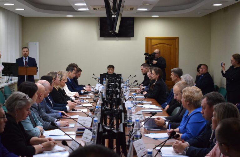 Депутаты Совета Сыктывкара седьмого созыва собрались на первое заседание Депутаты Совета Сыктывкара седьмого созыва собрались на первое заседание